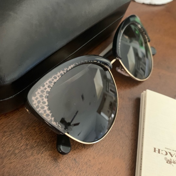 New coach sunglasses - Picture 3 of 8